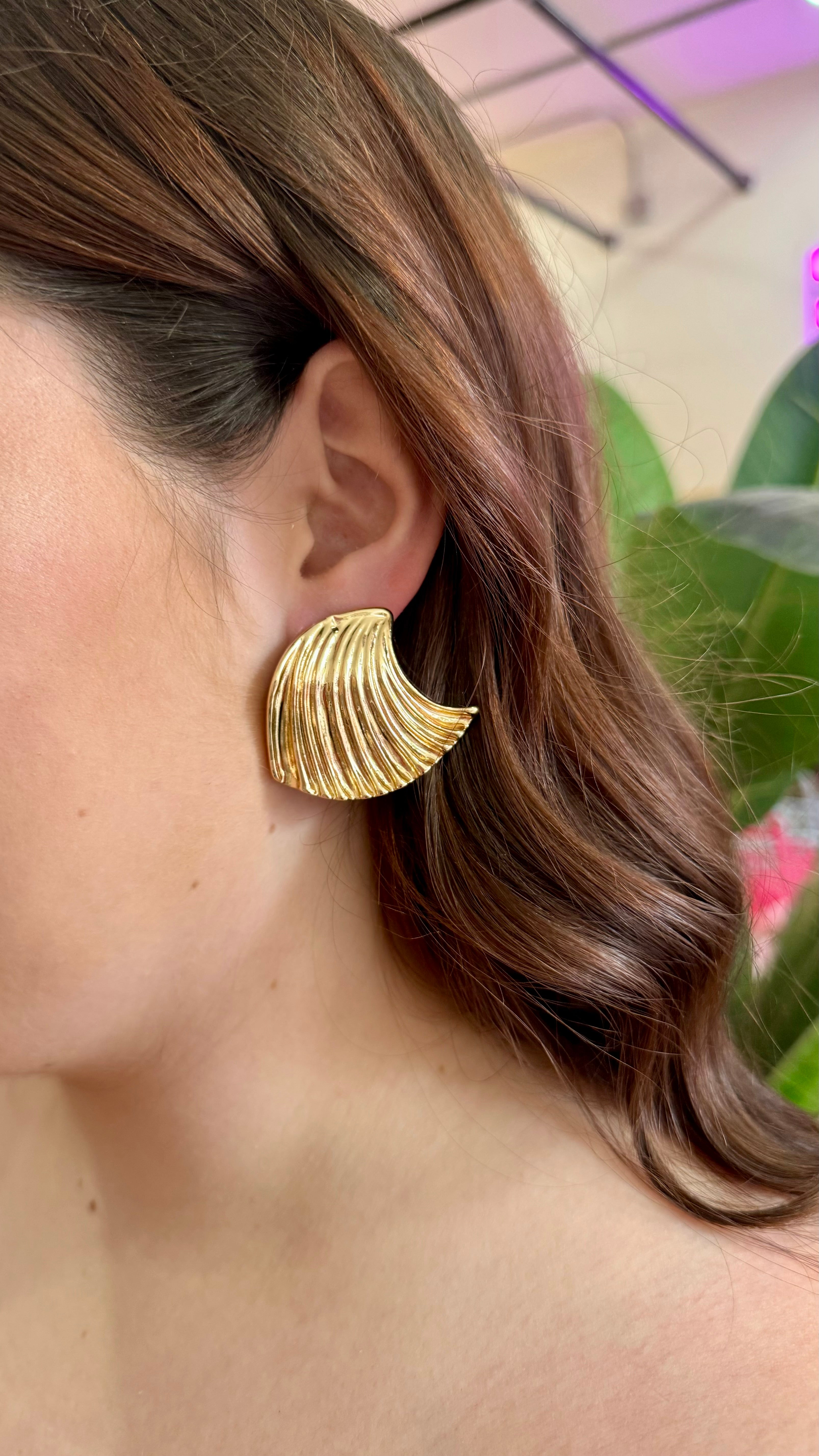 Angel Gold Ribbed Earrings-Jewelry - Earrings-Kenze Panne-Peachy Keen Boutique, Women's Fashion Boutique, Located in Cape Girardeau and Dexter, MO